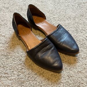 Bueno Women's Black Leather Flats